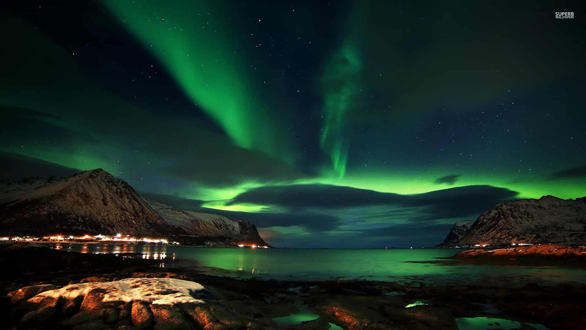 Aurora Above Lofoten - High Definition Wallpaper