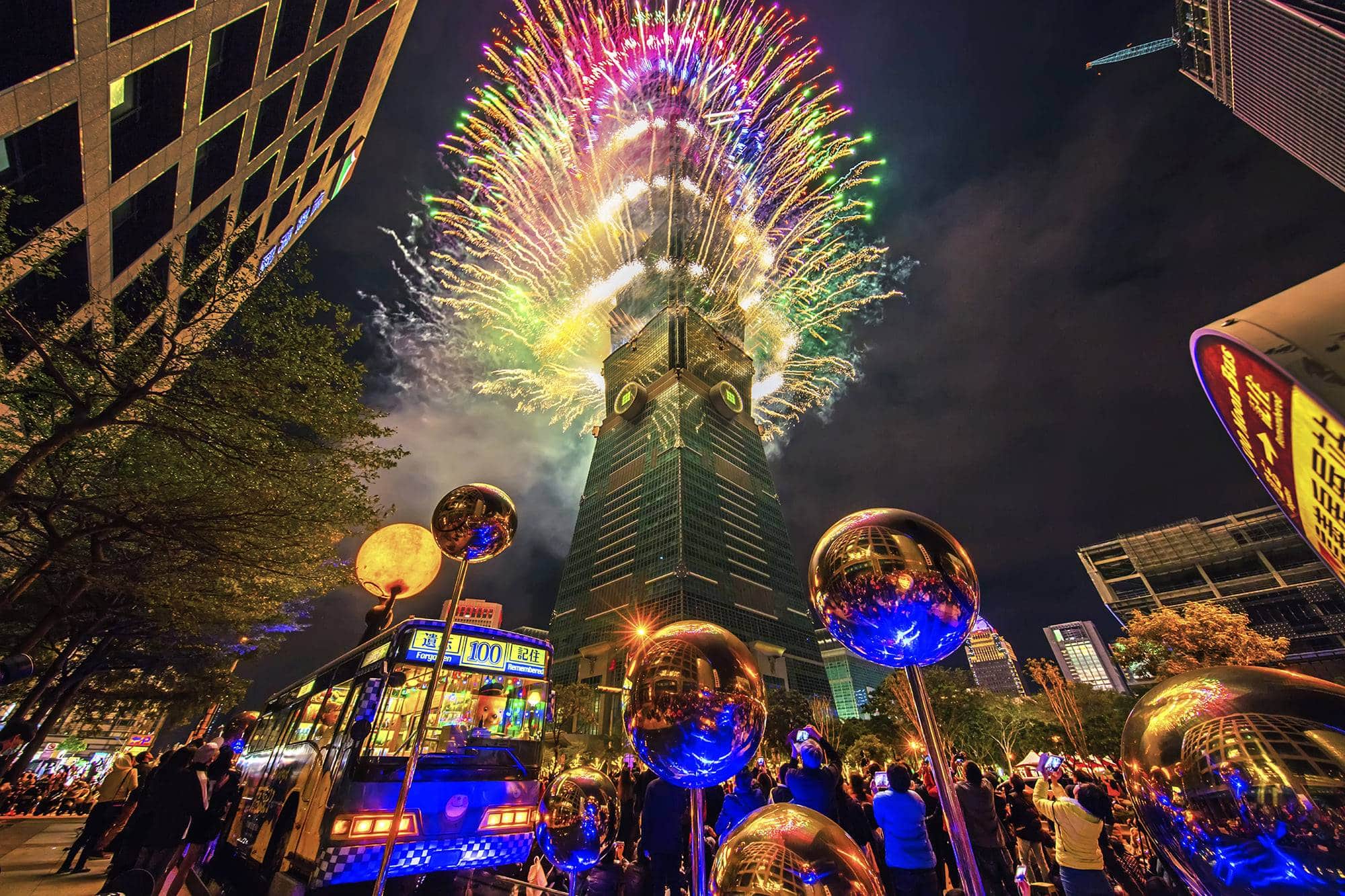 Taipei 101 New Year's Eve fireworks High Definition Wallpaper