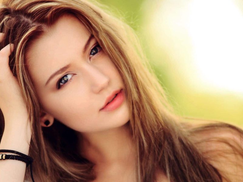 Stunning Beautiful Girl Model Face In Blur Green Background Hd Girls